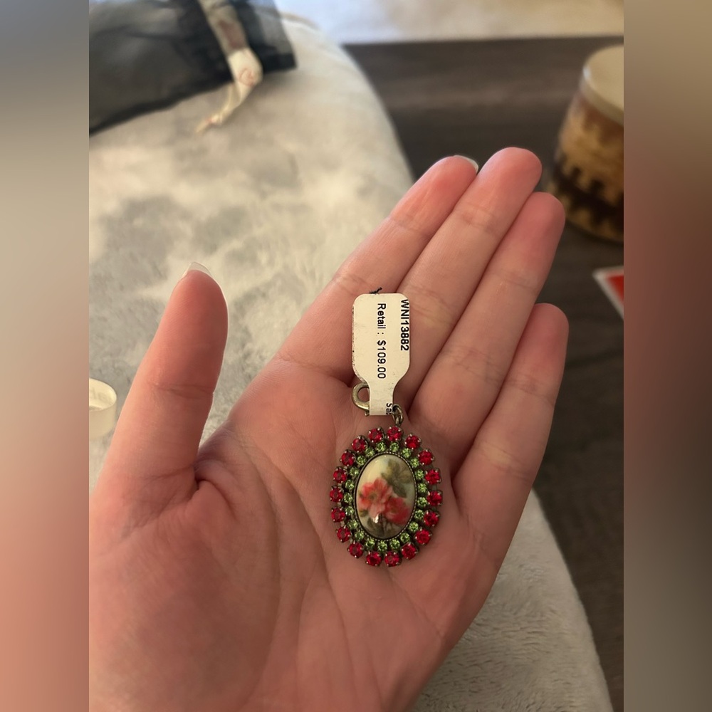 Sabika Rose Pendant 🌹